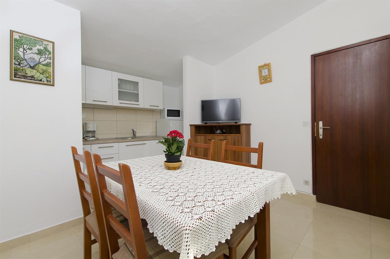Apartment Josipa พรีมอชเตน ภายนอก รูปภาพ