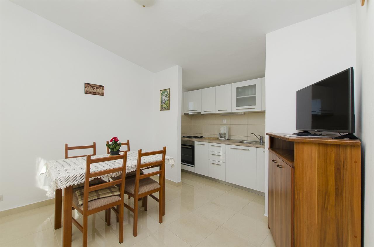 Apartment Josipa พรีมอชเตน ภายนอก รูปภาพ